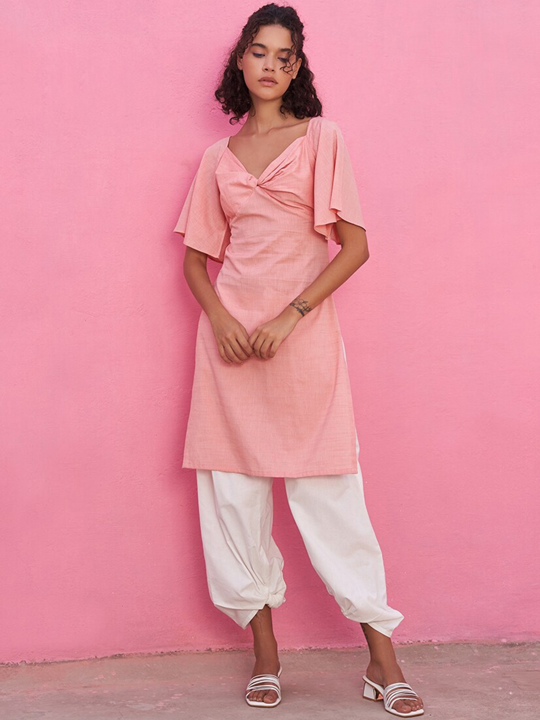 

Abhishti Sweetheart Neck Flared Sleeves Kurta, Peach