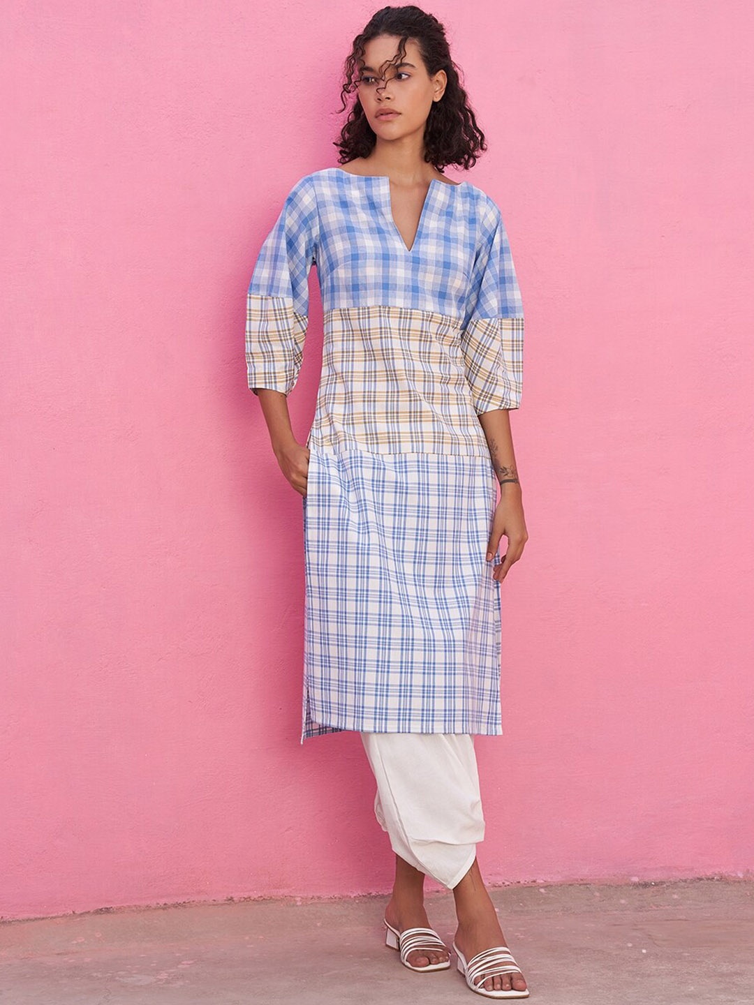 

Abhishti Checked V Neck Puffed Sleeve Pure Cotton Kurta, Blue