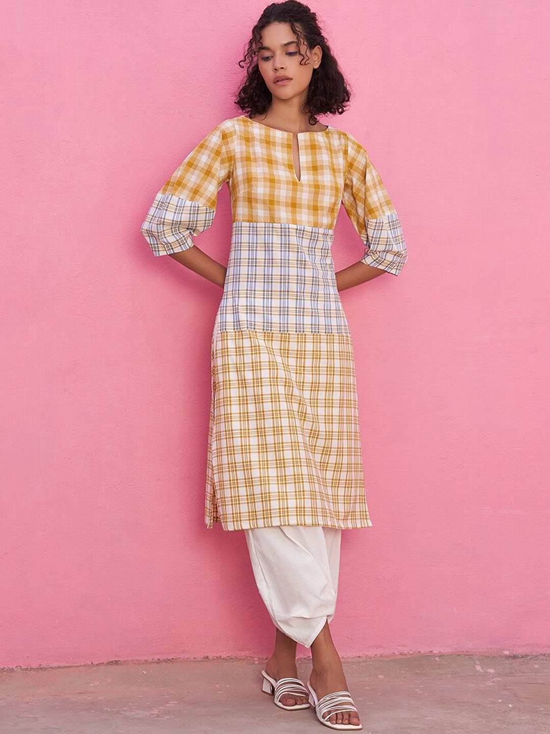 

Abhishti Checked V Neck Puffed Sleeve Pure Cotton Kurta, Yellow