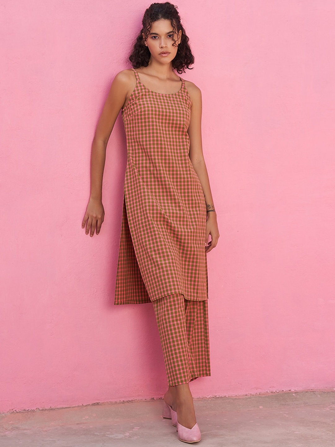 

Abhishti Checked Shoulder Straps Pure Cotton Kurta, Pink