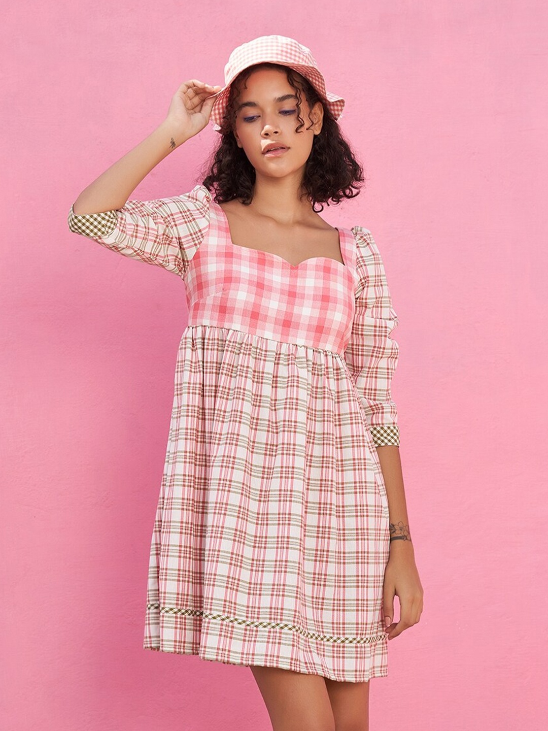 

Abhishti Checked Sweetheart Neck Cotton A-Line Dress, Pink