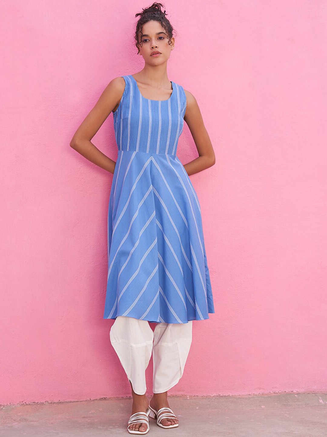

Abhishti Striped A-Line Kurta, Blue