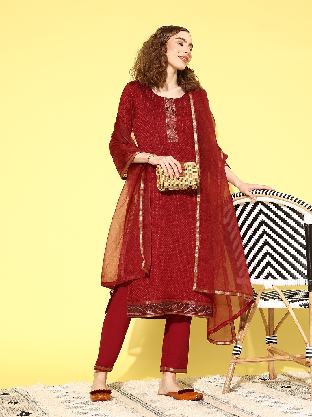 

SheWill Women Jacquard Beads & Stones Kurta with Trousers & Dupatta, Maroon