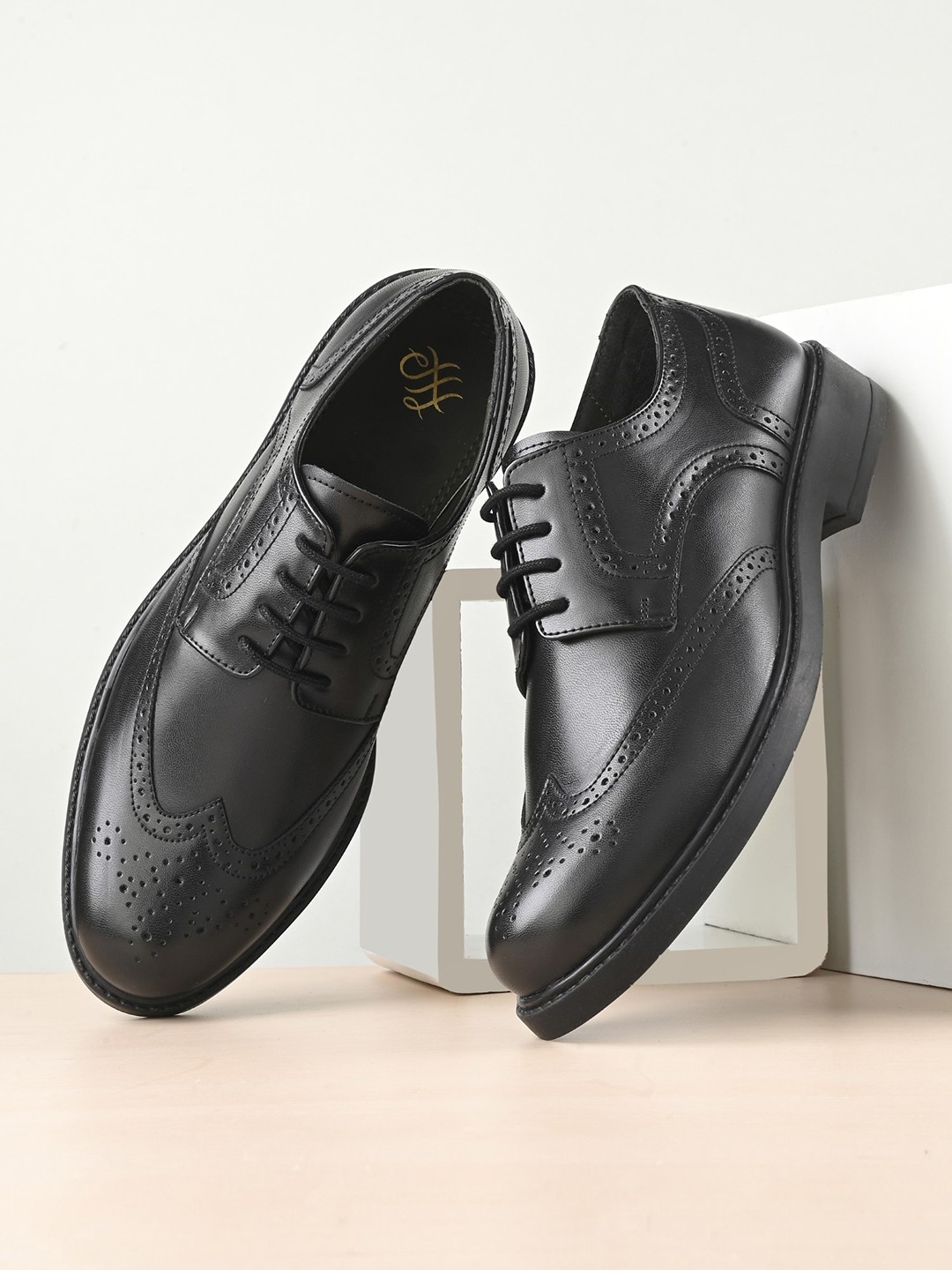 

House of Pataudi Men Textured Formal Brogues, Black