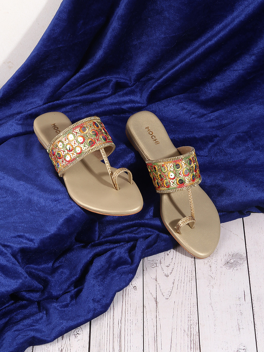 

Mochi Women Ethnic Embellished One Toe Flats, Gold
