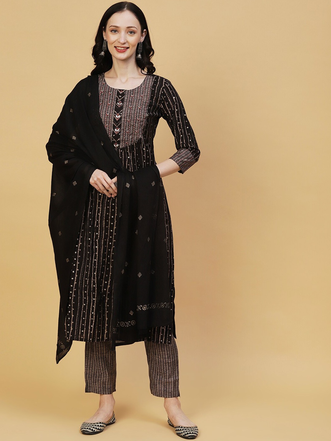 

FASHOR Black Ethnic Motifs Foil Printed Zari Kurta with Trousers & Dupatta