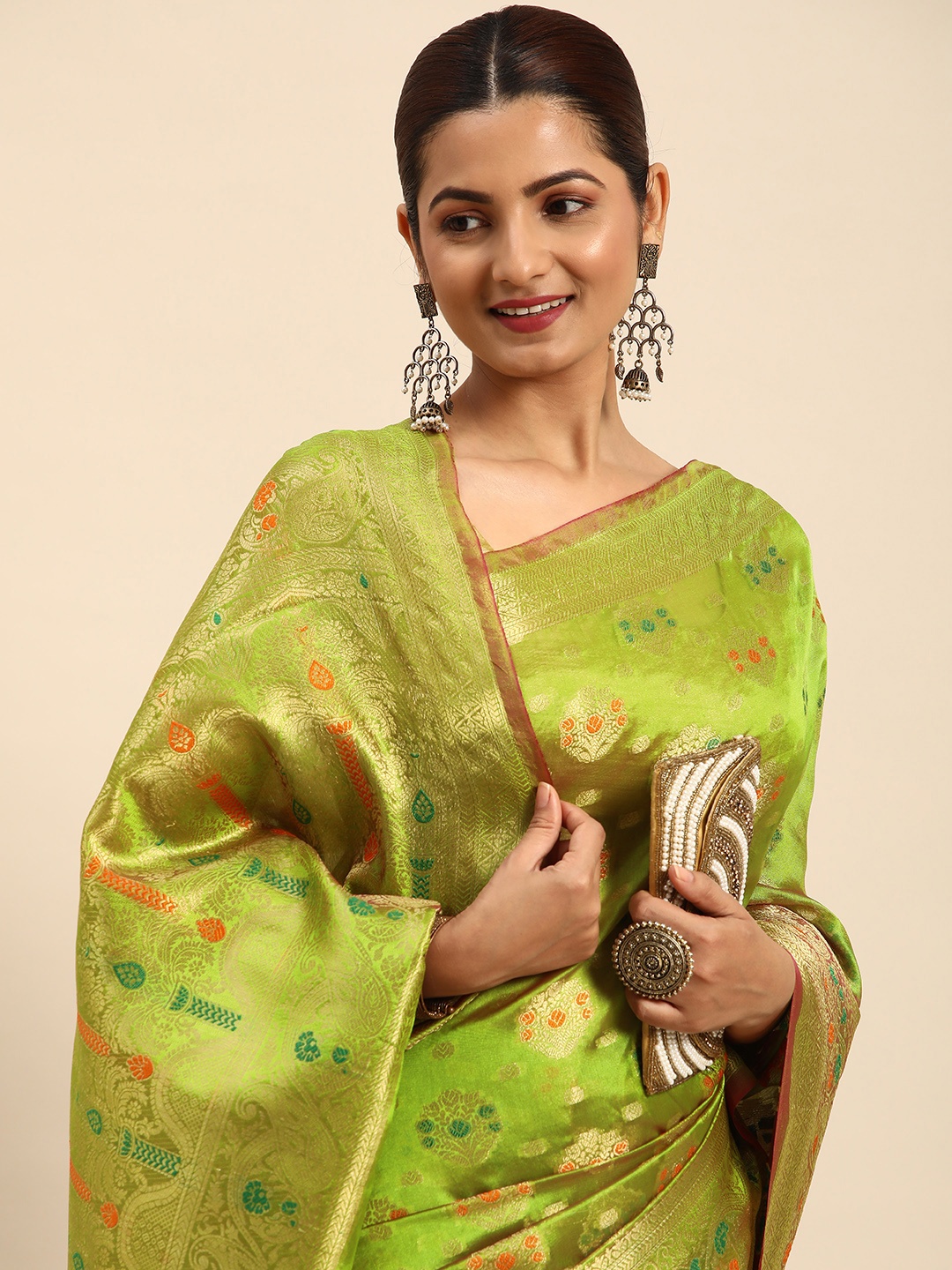 

Indian Women Green & Gold-Toned Woven Design Zari Organza Banarasi Saree