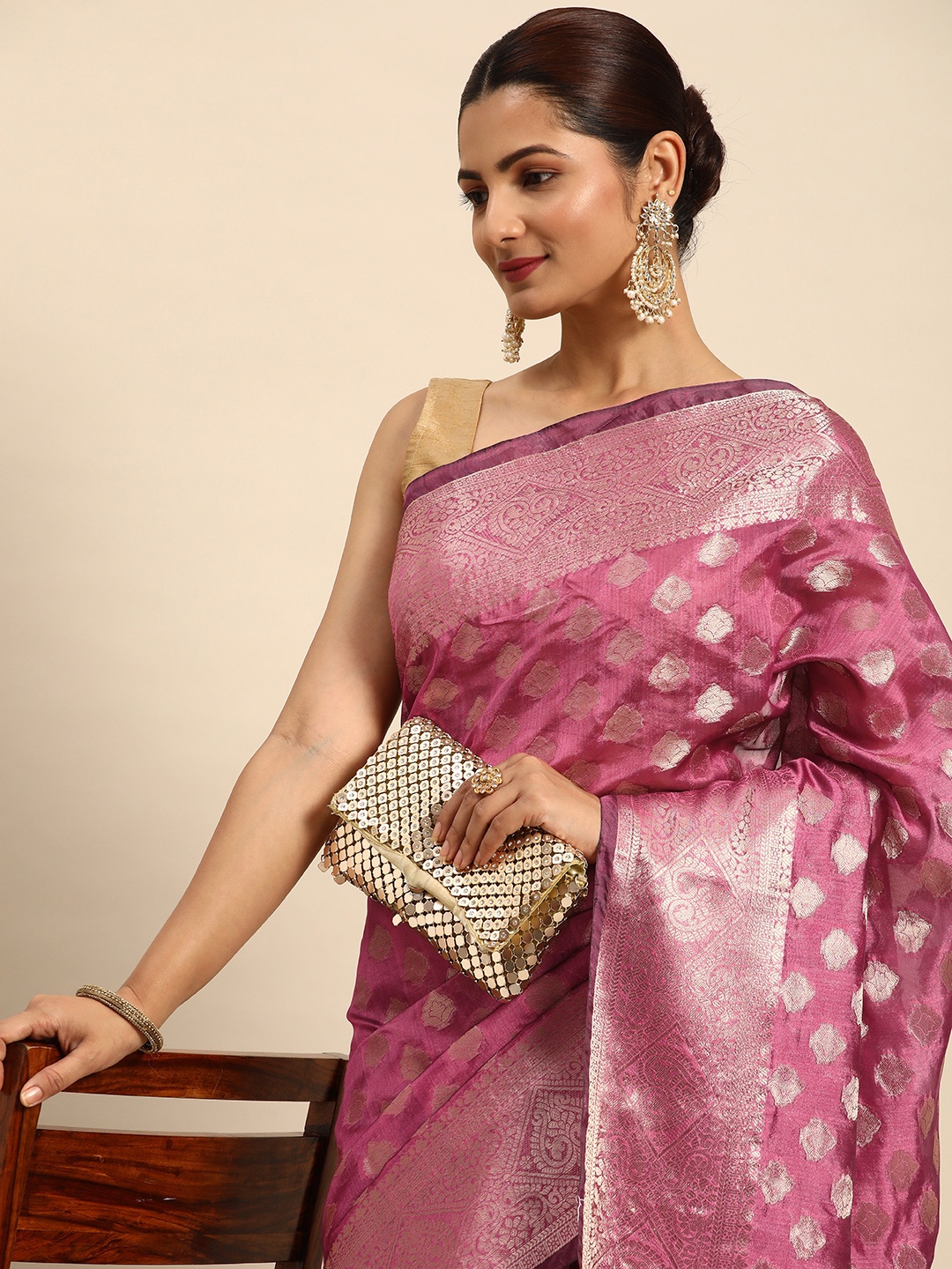 

Indian Women Mauve & Gold-Toned Woven Design Zari Organza Banarasi Saree