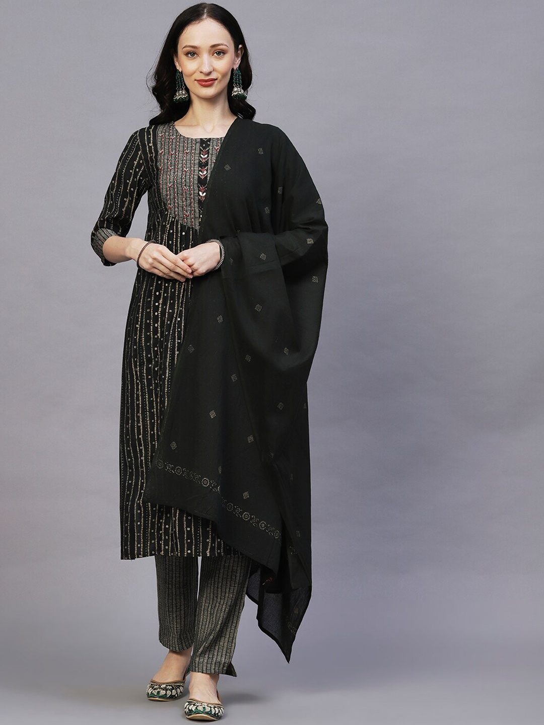 

FASHOR Dark Green Ethnic Motifs Foil Printed Zari Kurta with Trousers & Dupatta