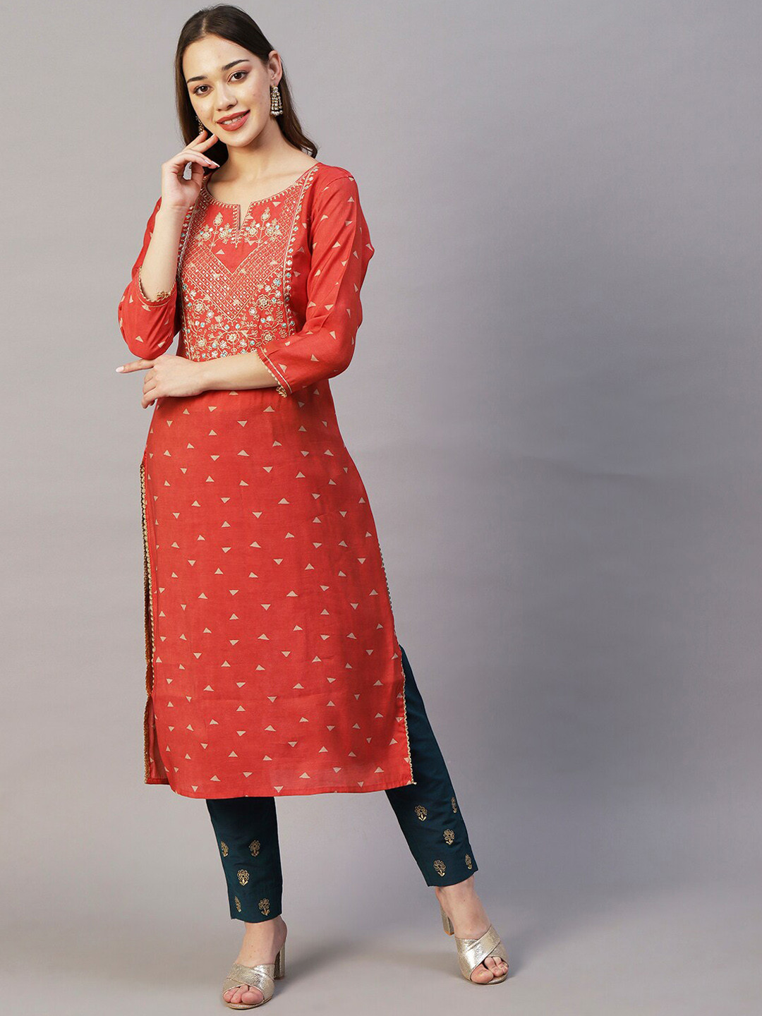 

FASHOR Geometric Printed Notched Neck Sequinned Kurta, Orange