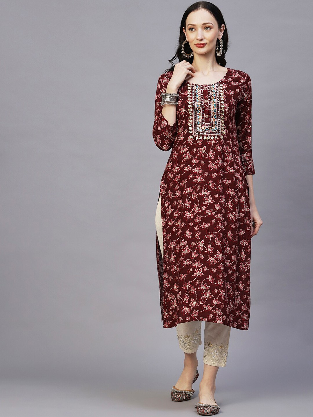 

FASHOR Maroon & Beige Floral Printed Mirror Work Straight Kurta