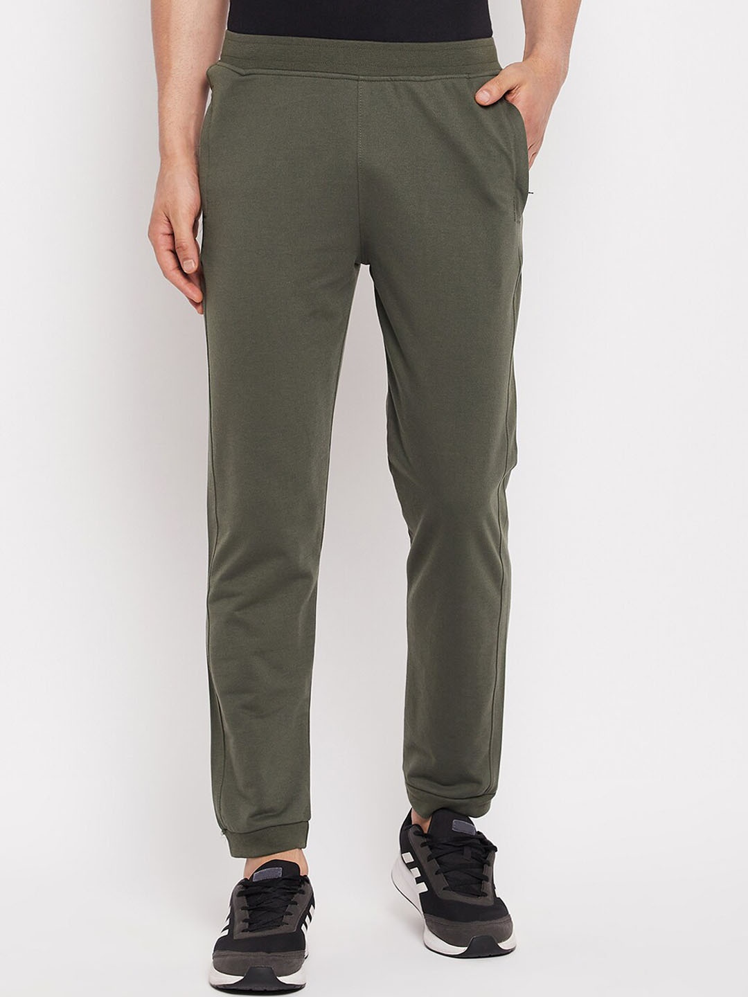 

Okane Men Mid Rise Sports Joggers, Olive