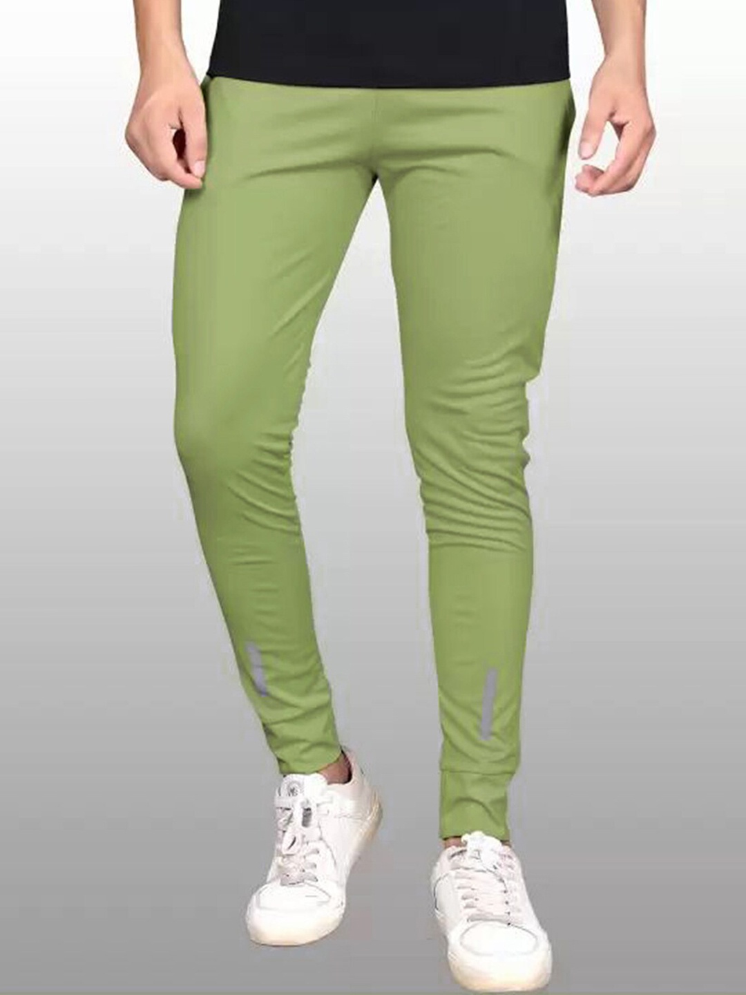 

Selvia Men Mid Rise Joggers, Green