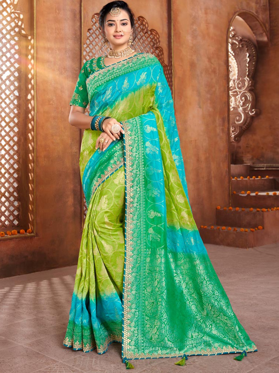 

Vishal Prints Ethnic Motifs Printed Zari Saree, Green