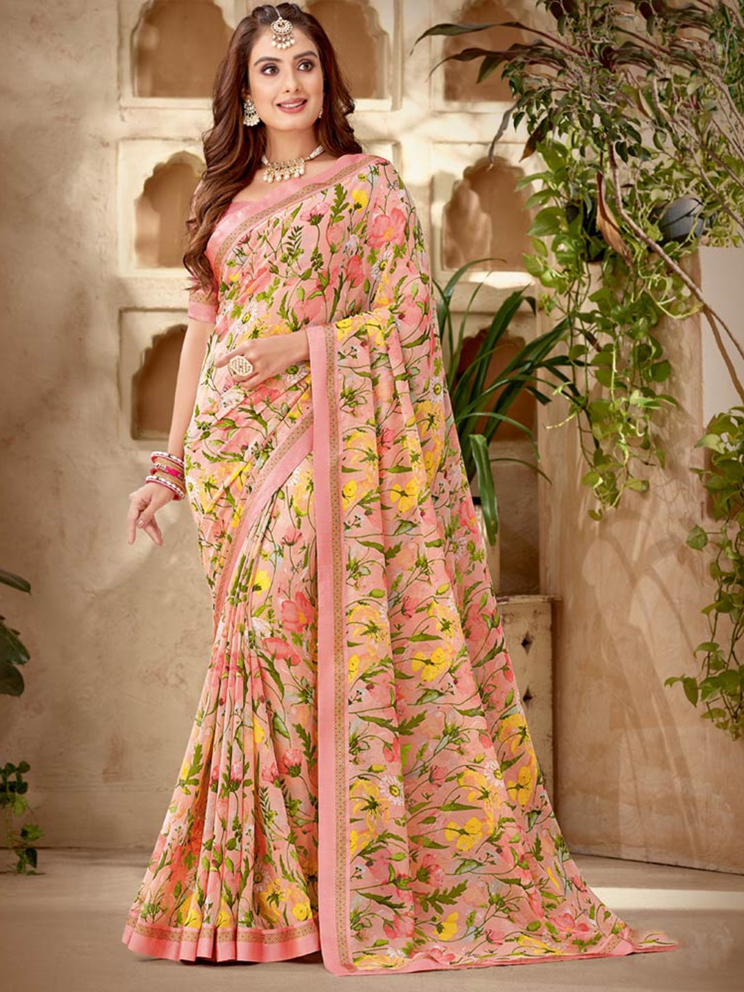 

Vishal Prints Floral Printed Georgette Saree, Peach