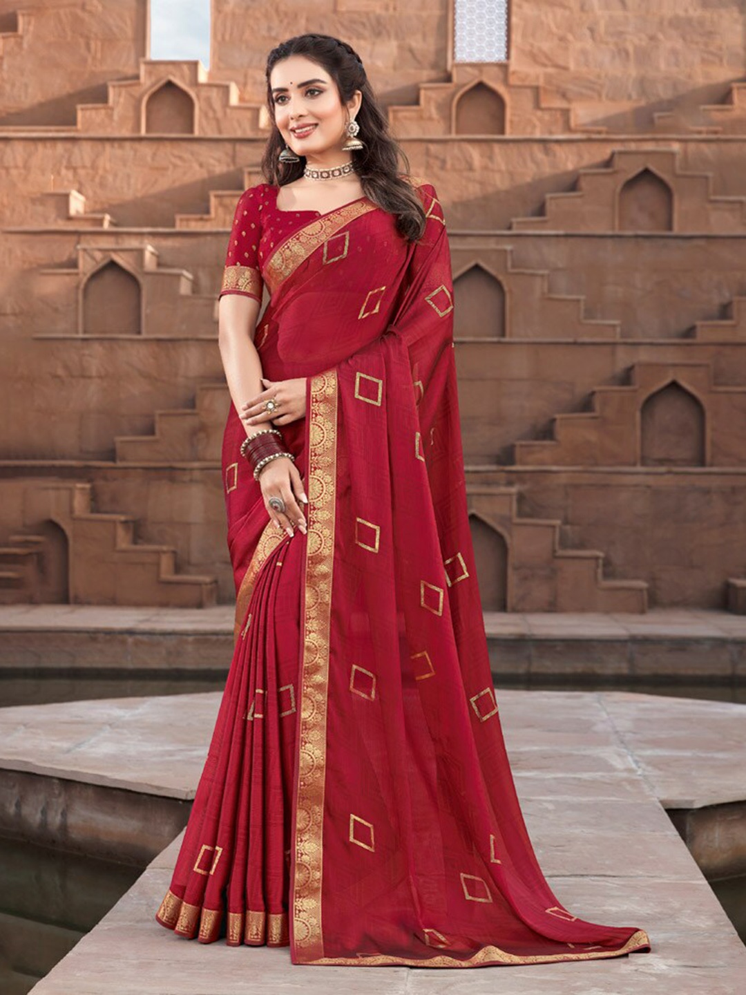 

Vishal Prints Geometric Embroidered Zari Saree, Maroon