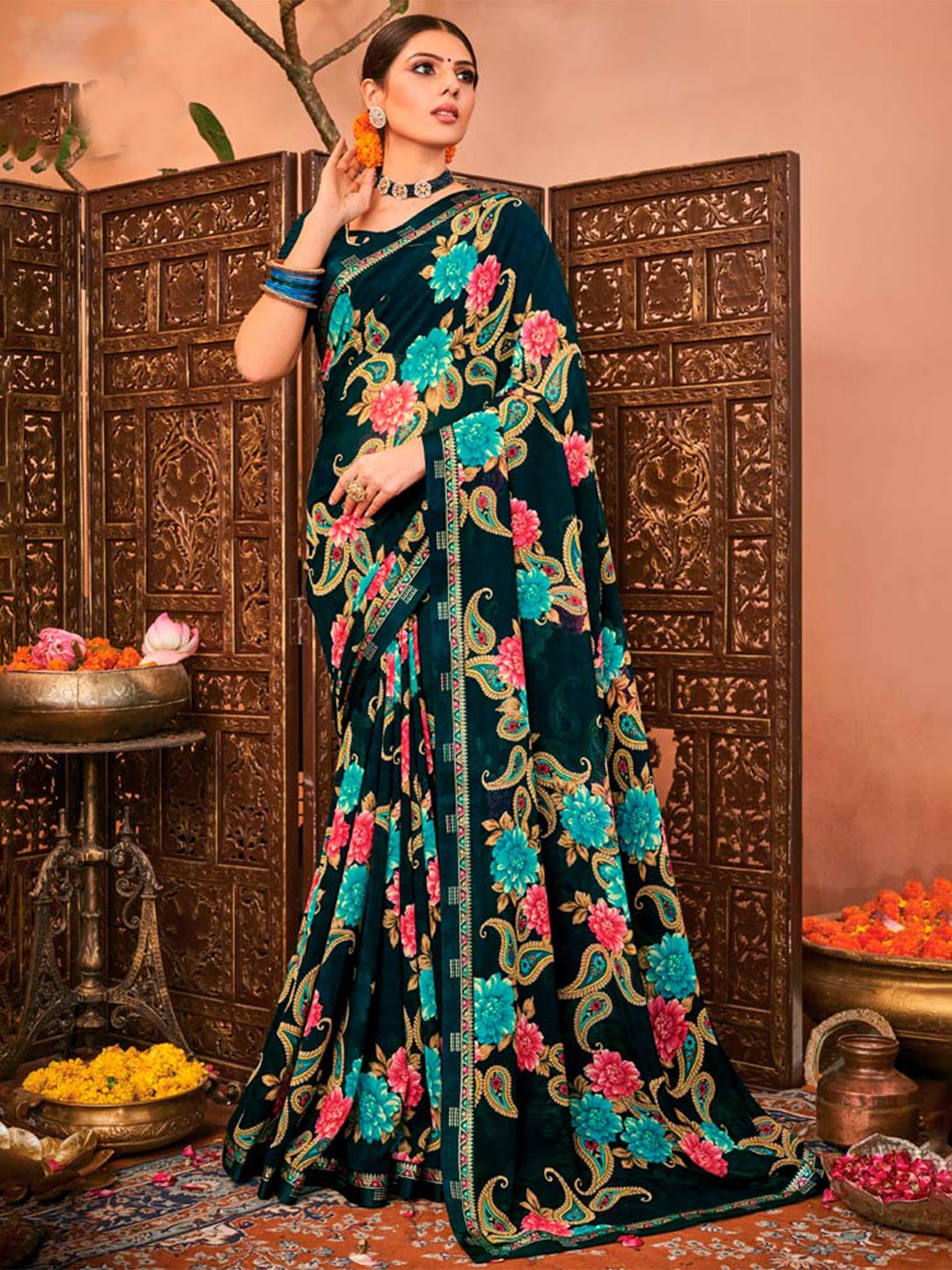 

Vishal Prints Floral Printed Saree, Green