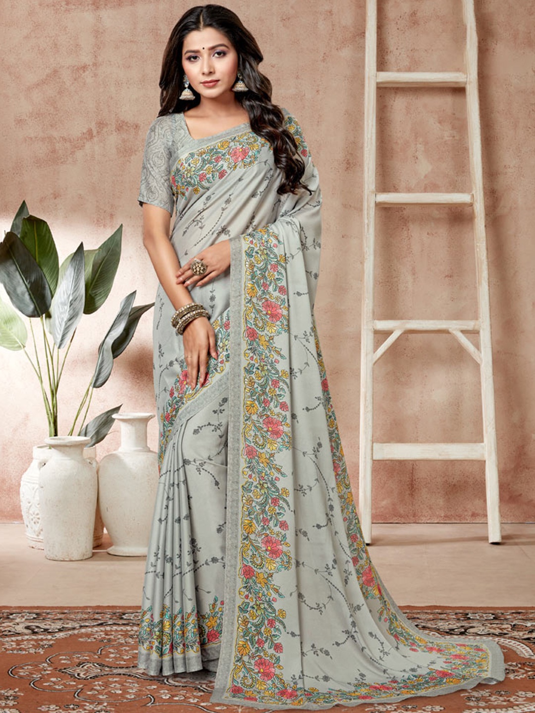 

Vishal Prints Floral Printed Saree, Grey