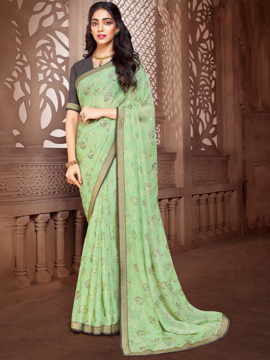 

Vishal Prints Floral Zari Brasso Saree With Blouse Piece, Green