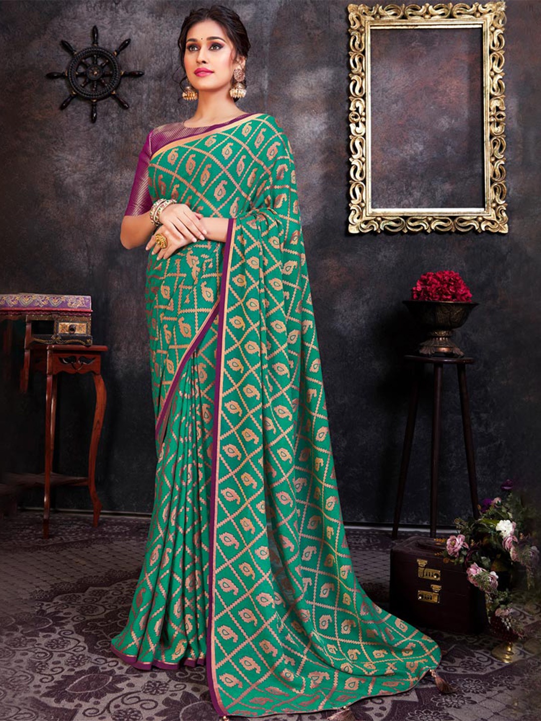

Vishal Prints Paisley printed Brasso Saree, Green