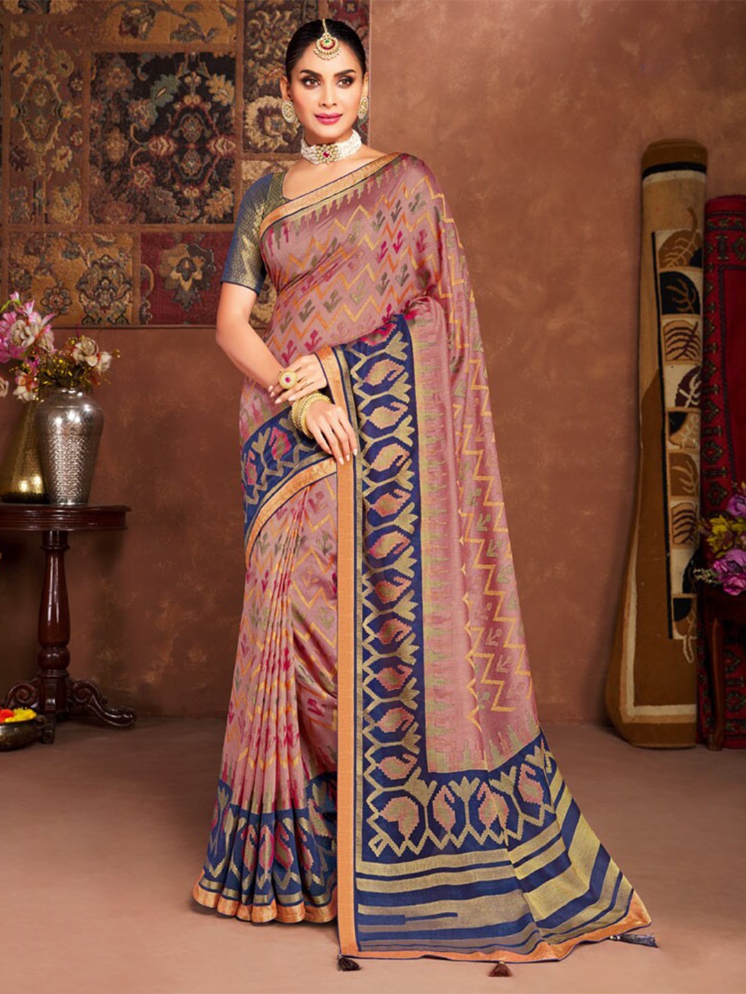 

Vishal Prints Floral Printed Brasso Saree, Peach