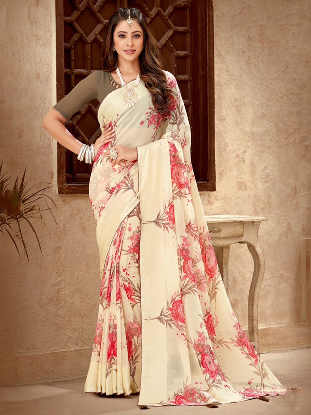 

Vishal Prints Floral Printed Georgette Saree, Cream