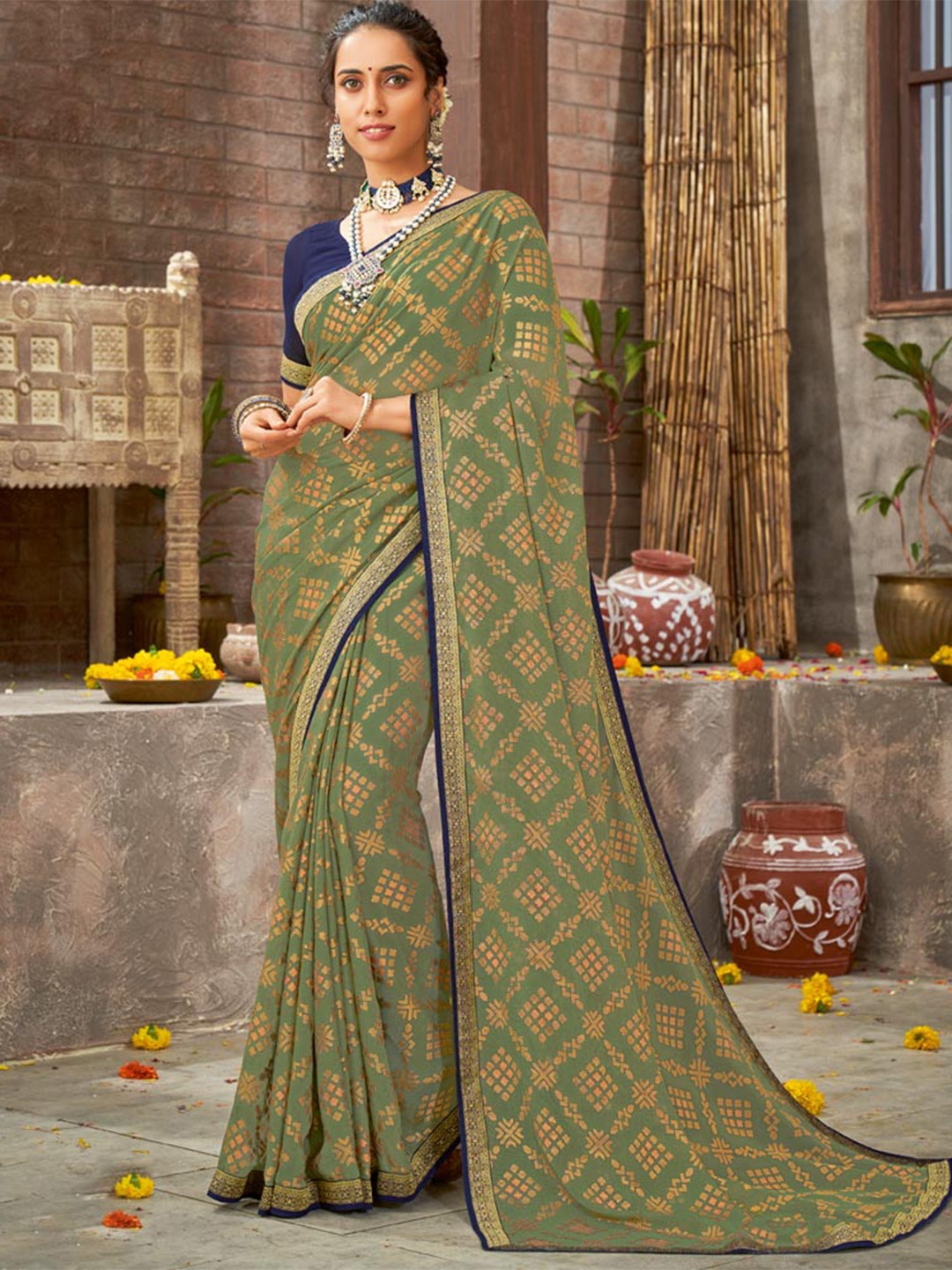 

Vishal Prints Geometric Zari Brasso Saree With Blouse Piece, Green