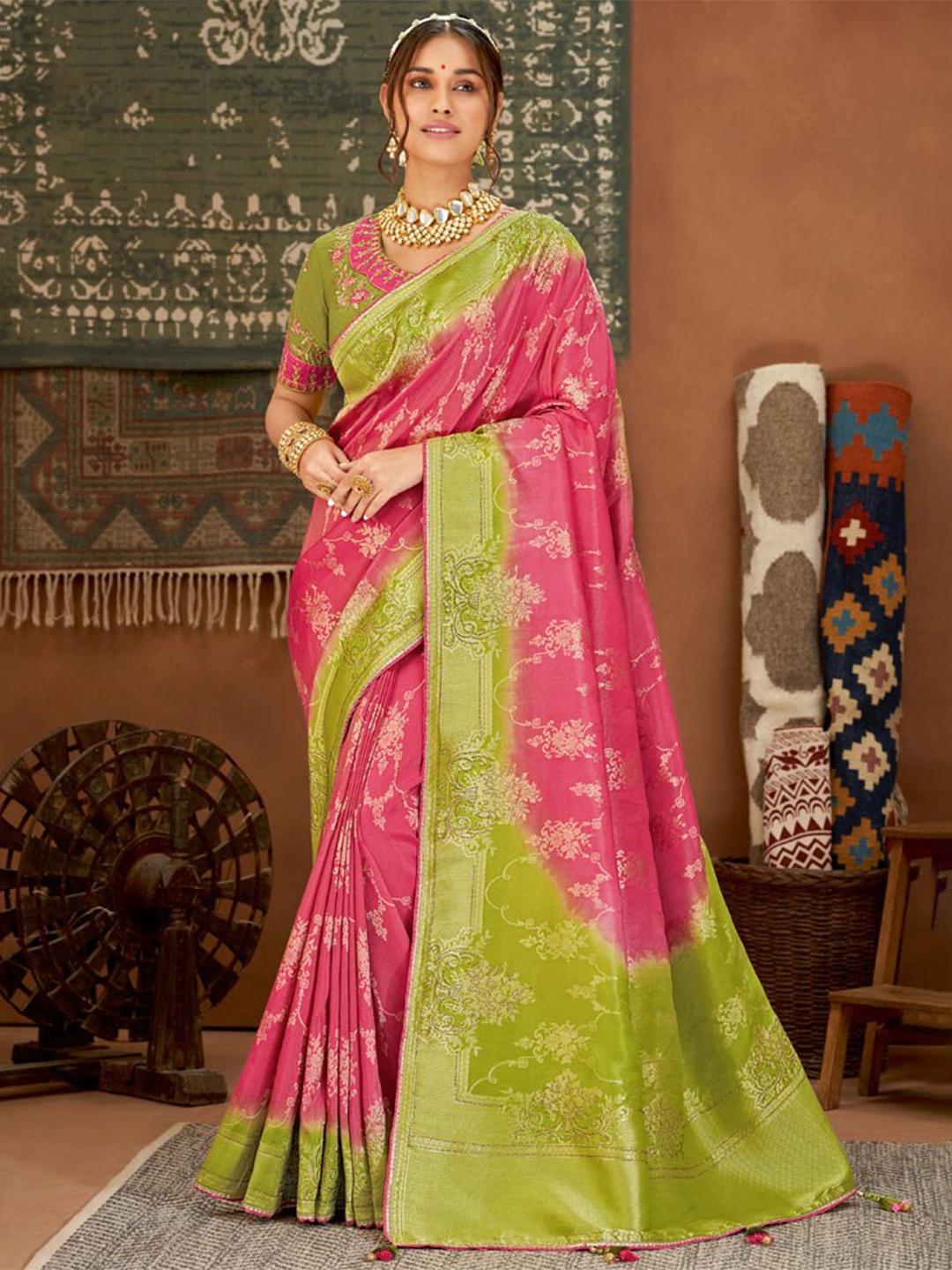 

Vishal Prints Floral Printed Zari Saree, Rose