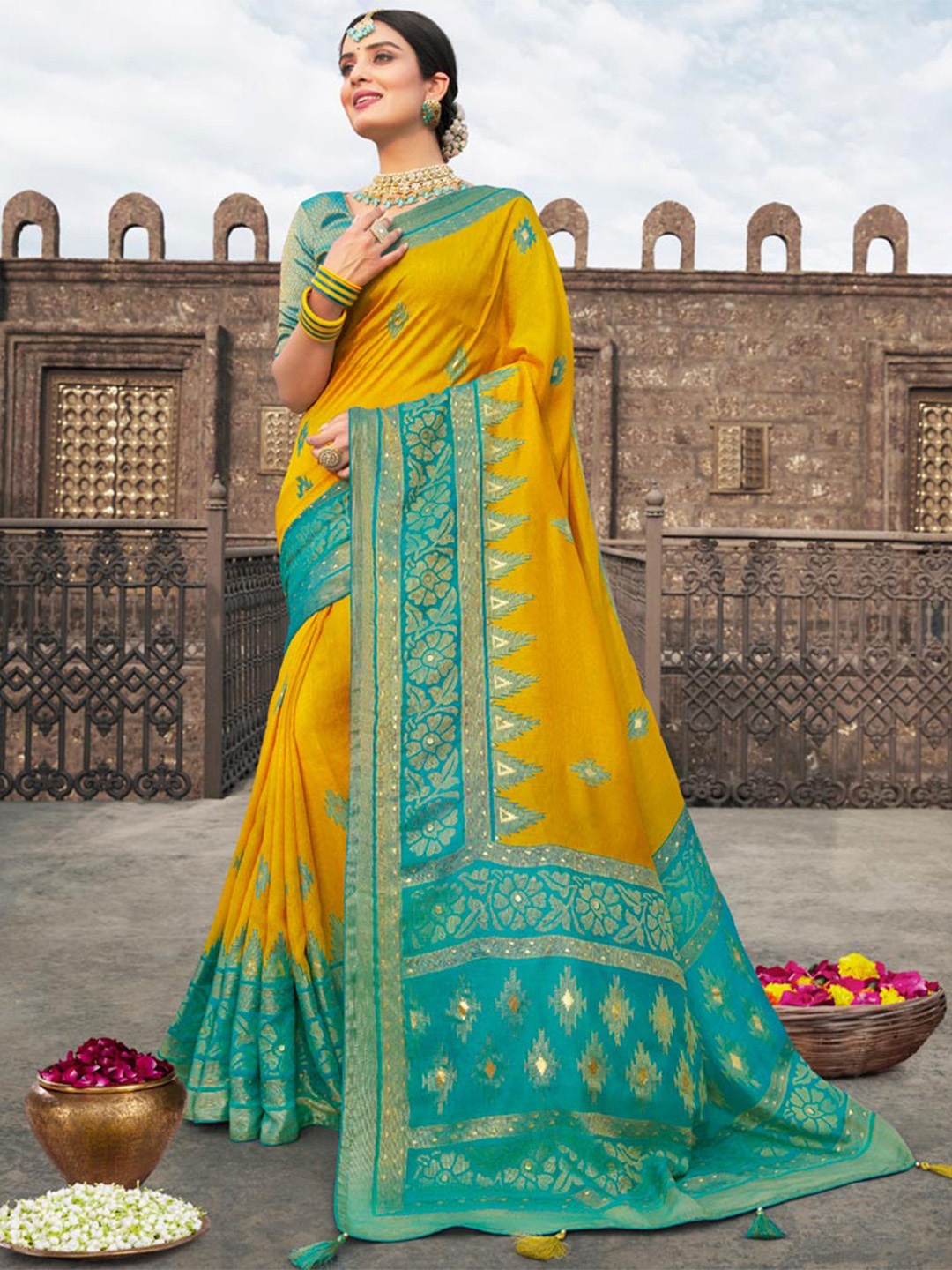 

Vishal Prints Ethnic Printed Zari Brasso Saree, Mustard