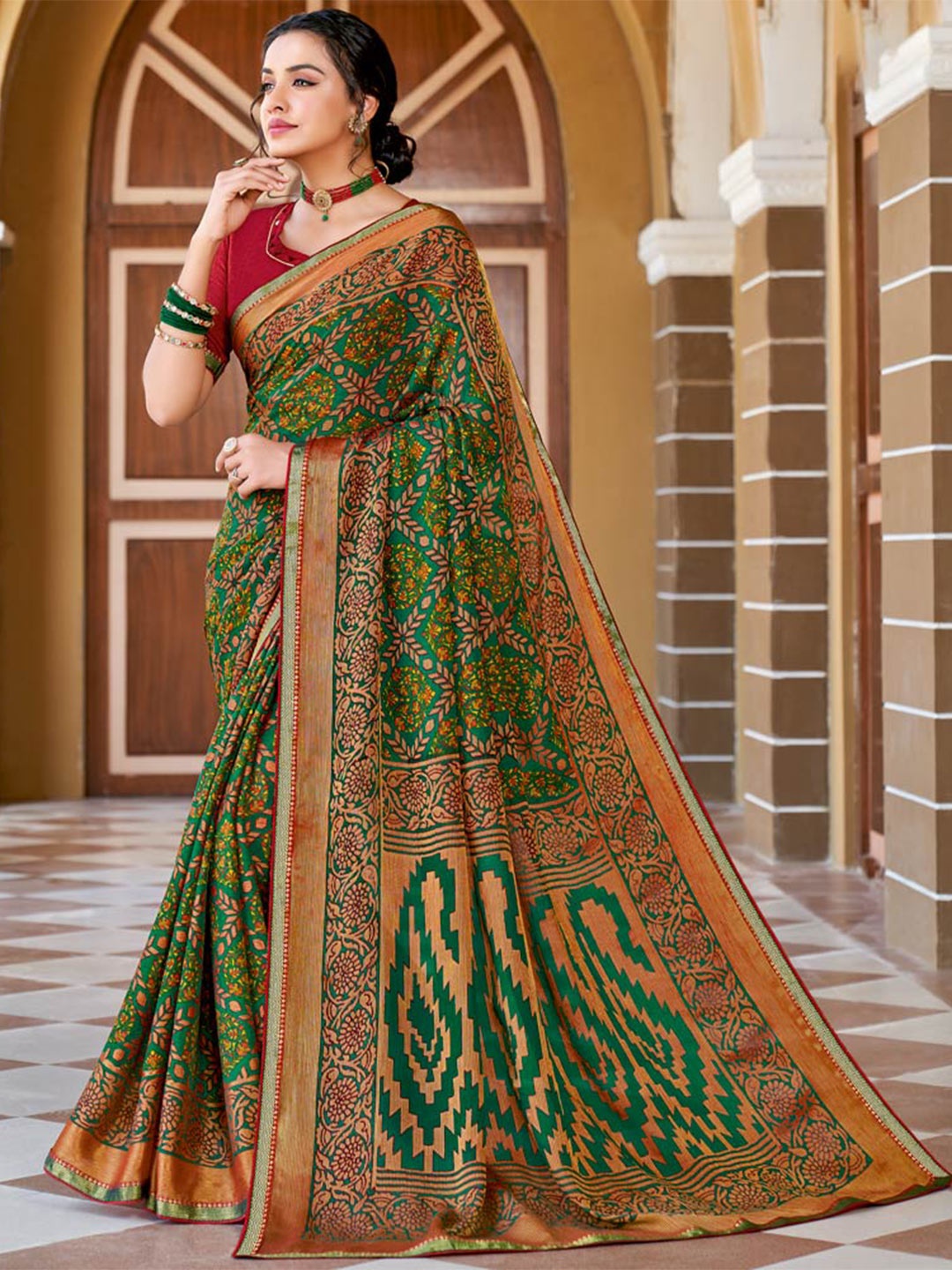 

Vishal PrintsFloral Printed Zari Brasso Saree, Green