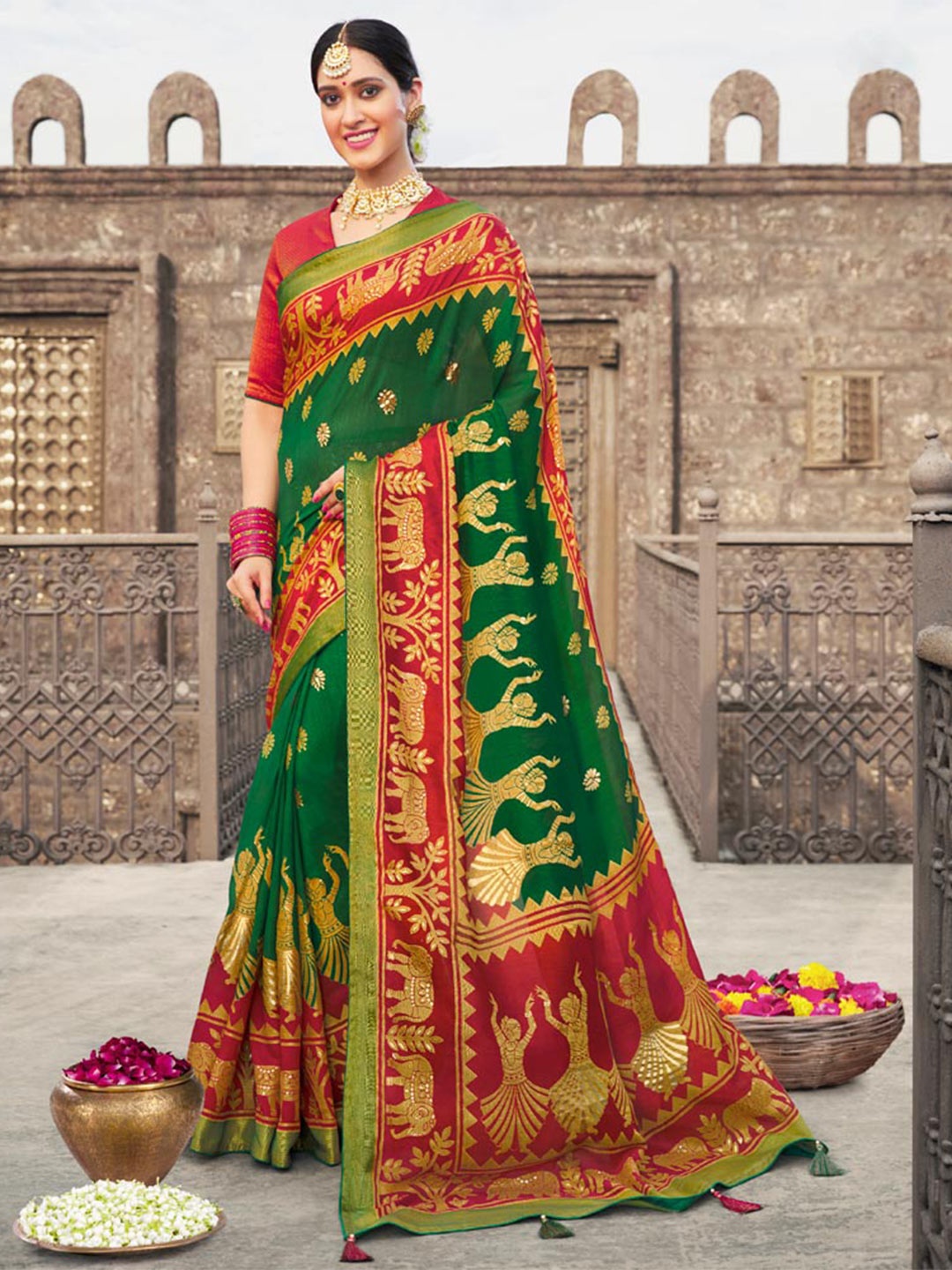 

Vishal Prints Ethnic Motifs Printed Zari Saree, Green