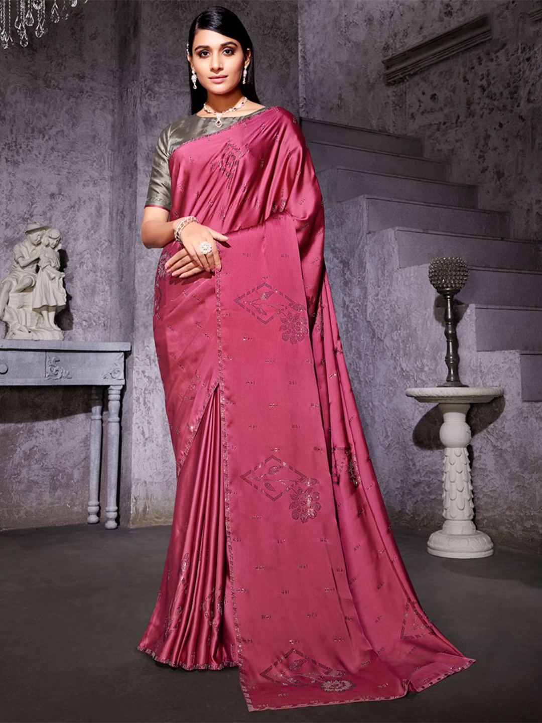 

Vishal Prints Embellished Beads and Stones Satin Saree, Maroon