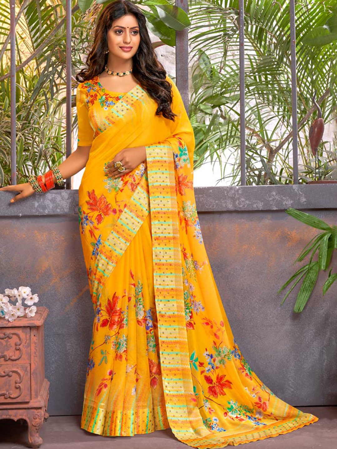

Vishal Prints Floral Printed Saree, Yellow