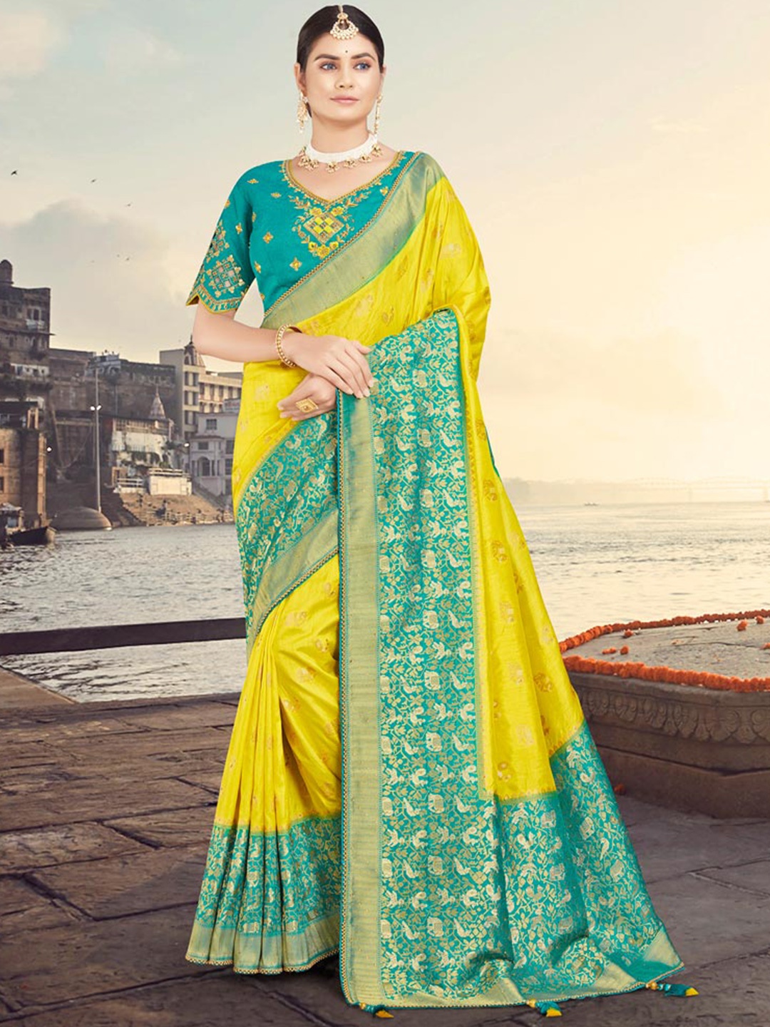 

Vishal Prints Etnic Woven Design Zari Saree, Yellow
