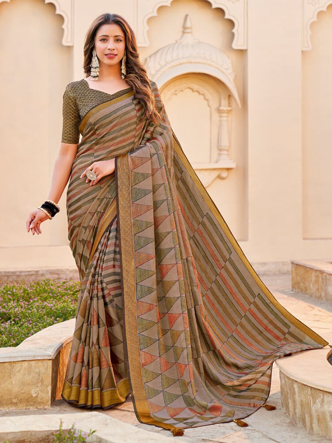 

Vishal Prints Striped Zari Brasso Saree, Beige