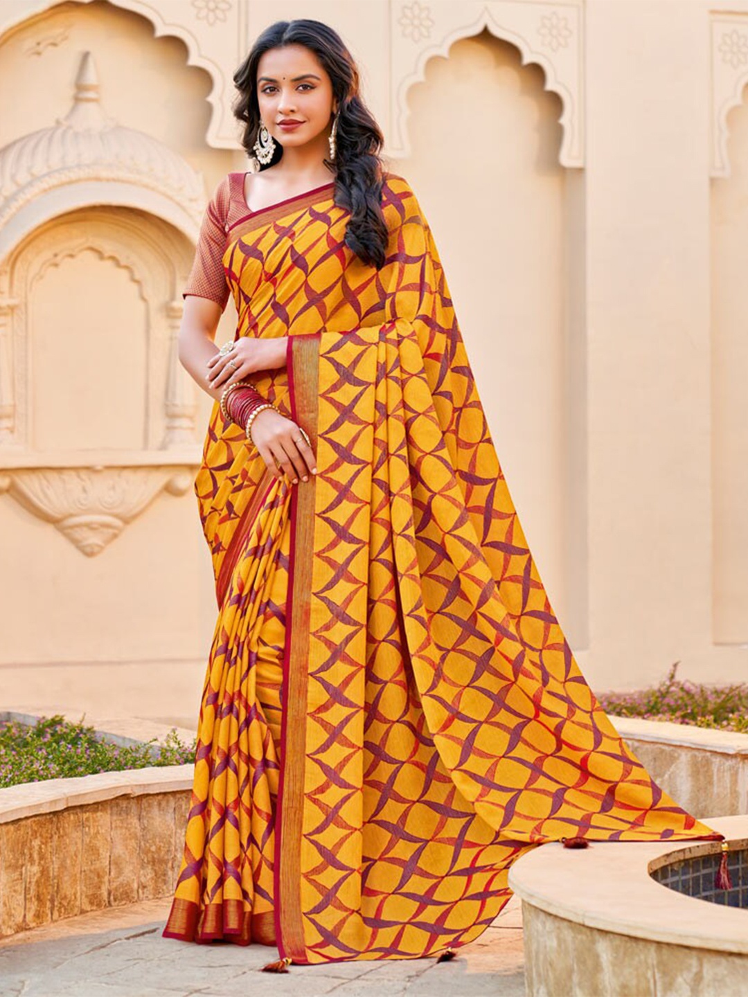 

Vishal Prints Geometric Zari Brasso Saree With Tassel, Orange