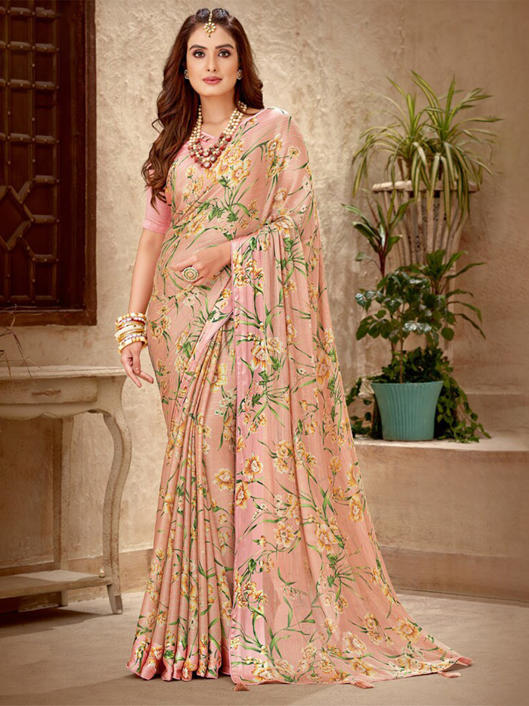 

Vishal Prints Floral Printed Saree, Pink