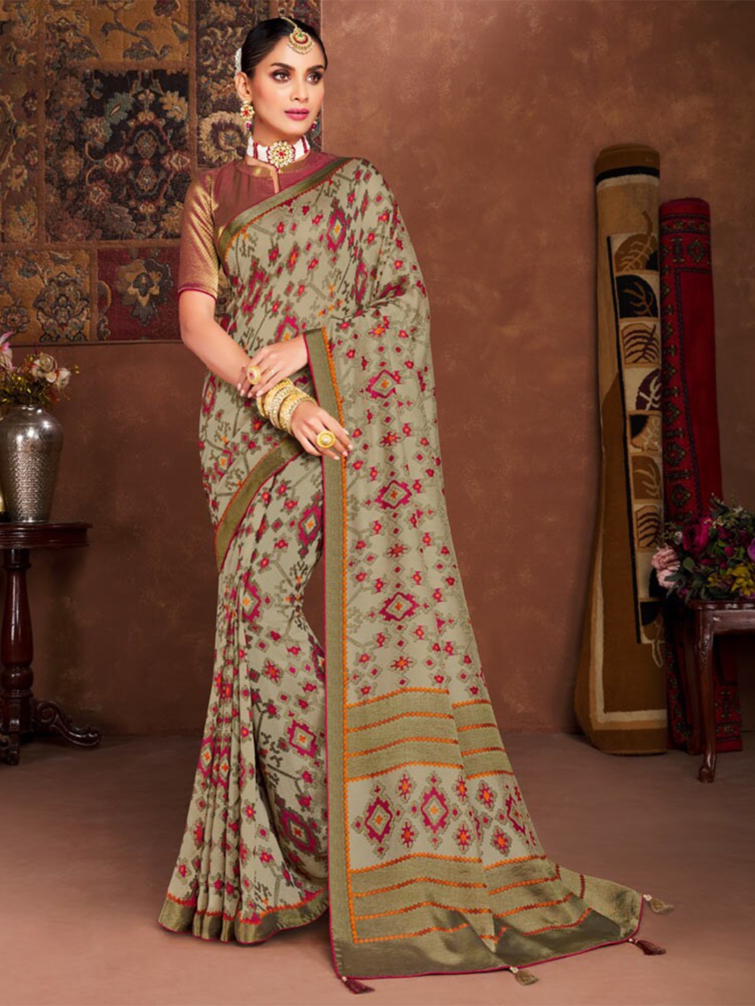 

Vishal Prints Ethnic Motifs Brasso Saree, Beige