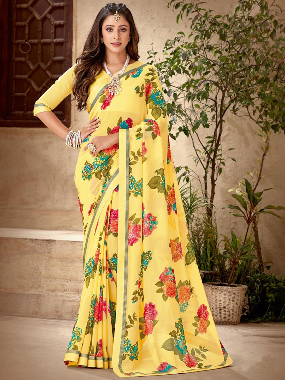 

Vishal Prints Floral Printed Georgette Saree, Mustard
