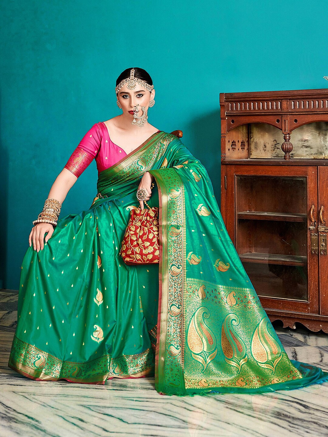 

Satrani Paisley Zari Silk Blend Banarasi Saree, Green