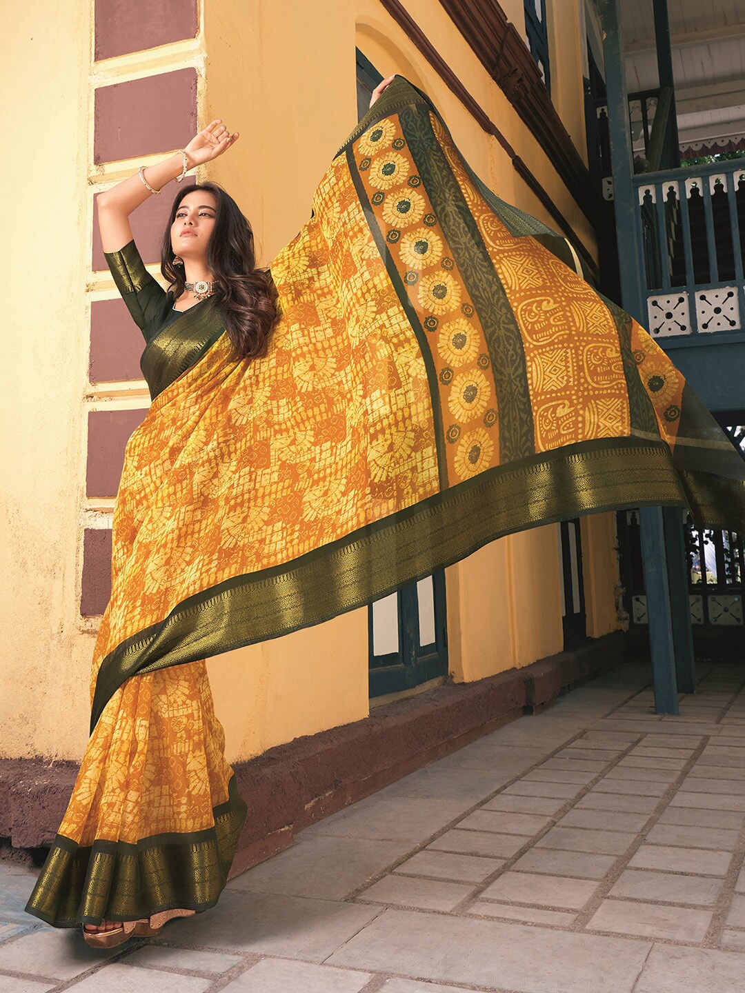 

Satrani Mustard & Green Abstract Printed Zari Saree
