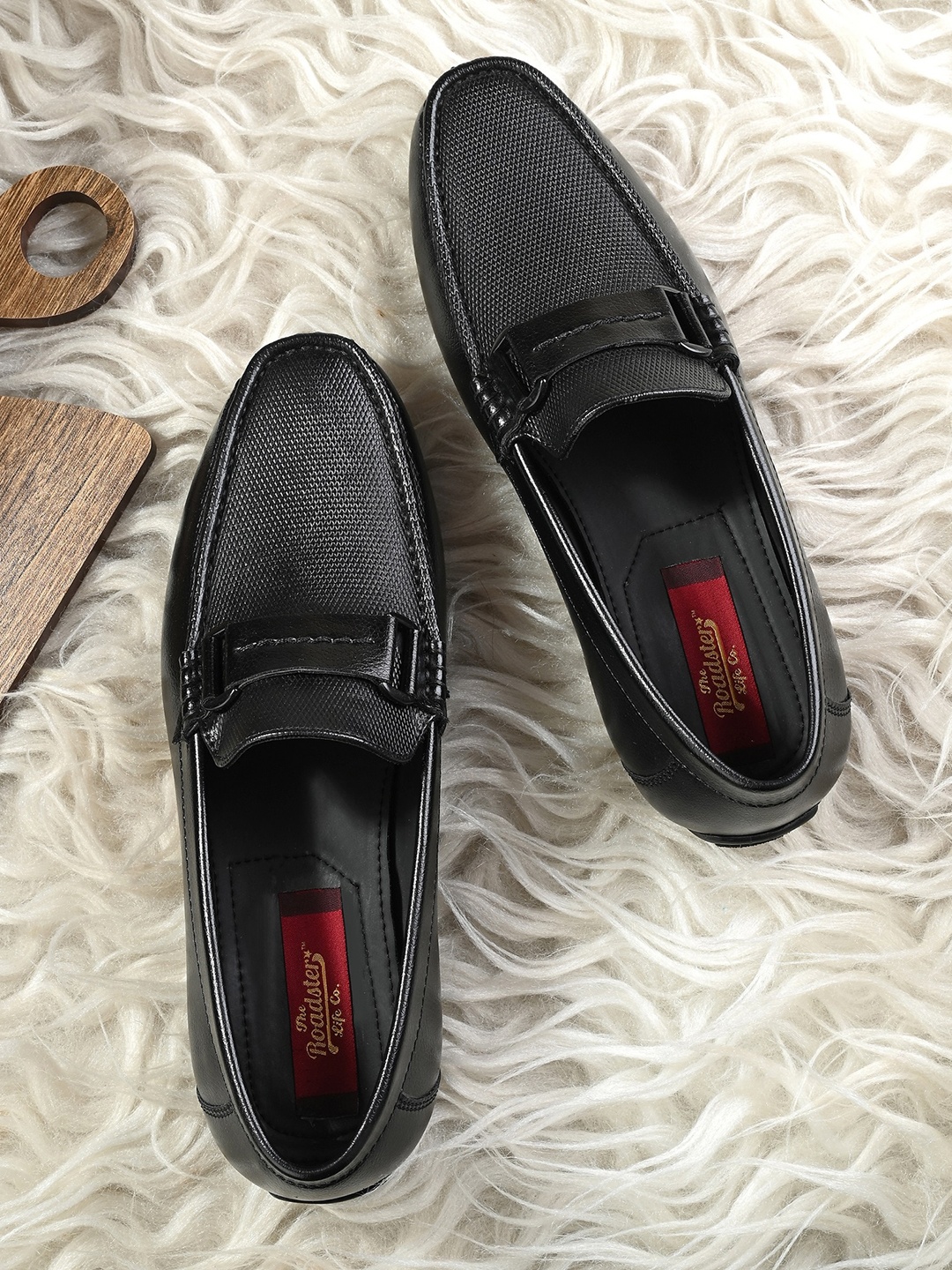 

The Roadster Lifestyle Co. Men Black Textured Lightweight Comfort Insole Penny Loafers