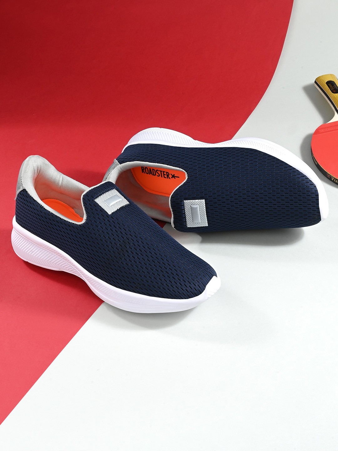 

The Roadster Lifestyle Co. Men Navy Blue And White Air Max Technology Running Shoes