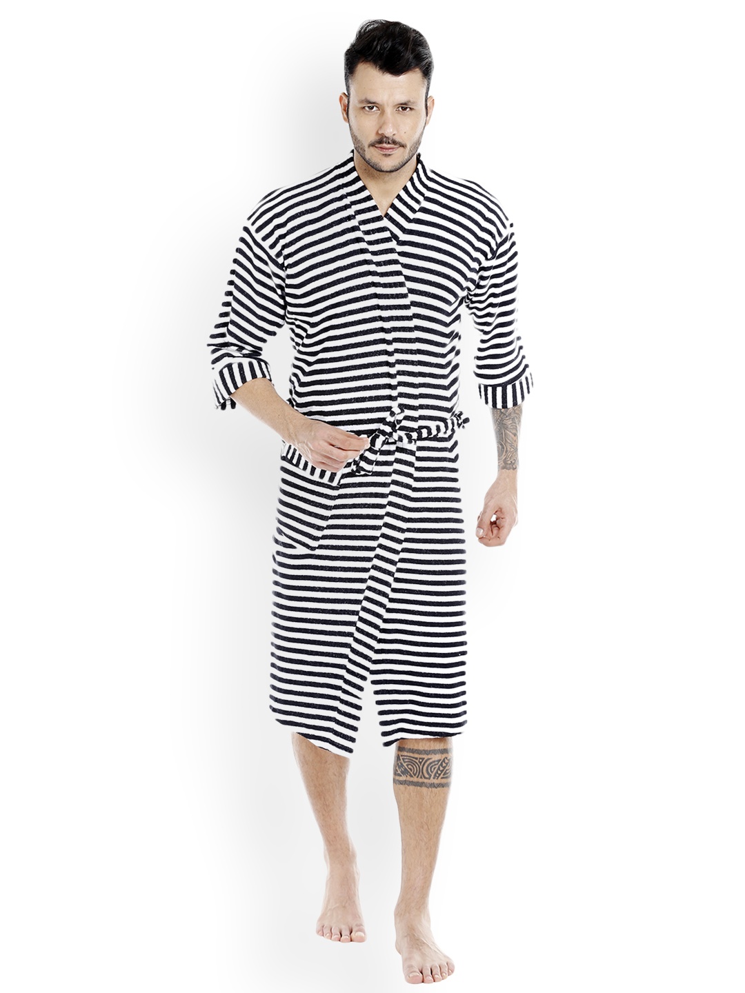 

Sand Dune Black & White Striped Bathrobe