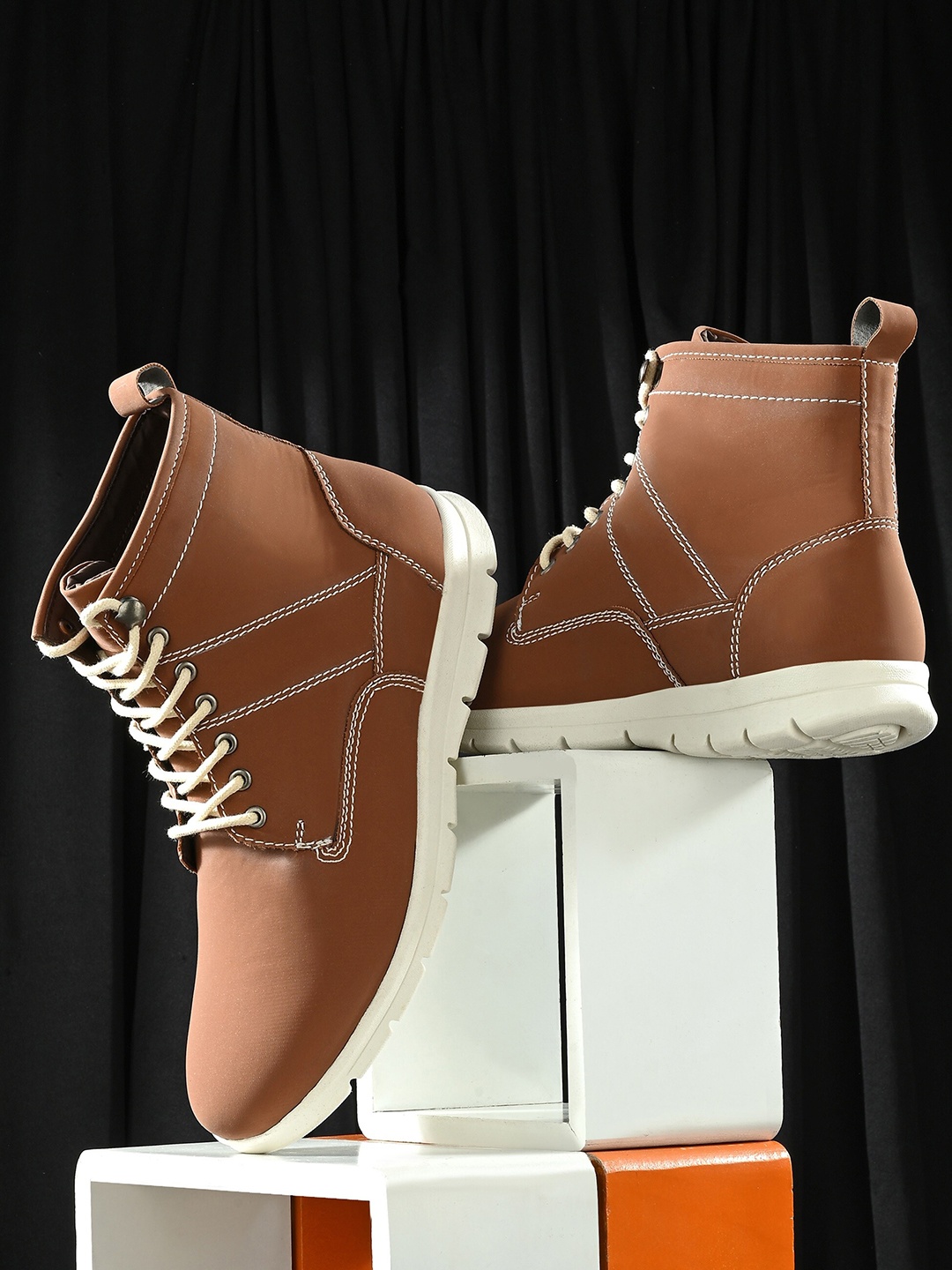 

The Roadster Lifestyle Co. Men High-Top Regular Boots, Tan