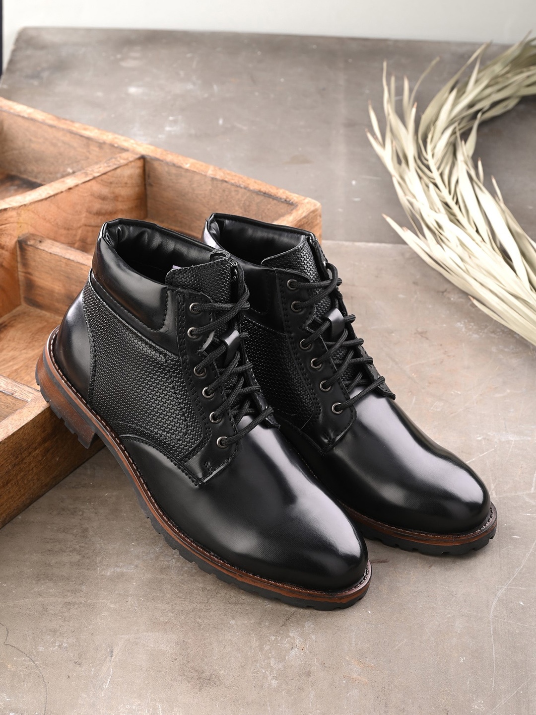

The Roadster Lifestyle Co. Men Textured High-Top Regular Boots, Black