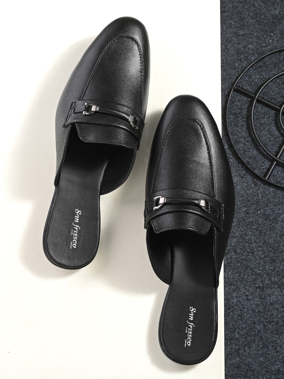 

San Frissco Men Embellished Lightweight Comfort Insole Horsebit Mules, Black