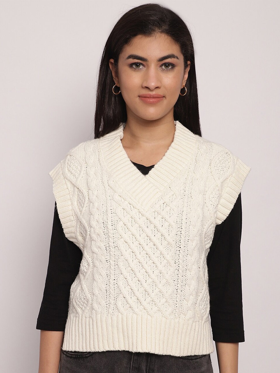 

NoBarr V-Neck Cable Knit Acrylic Sweater Vest, White