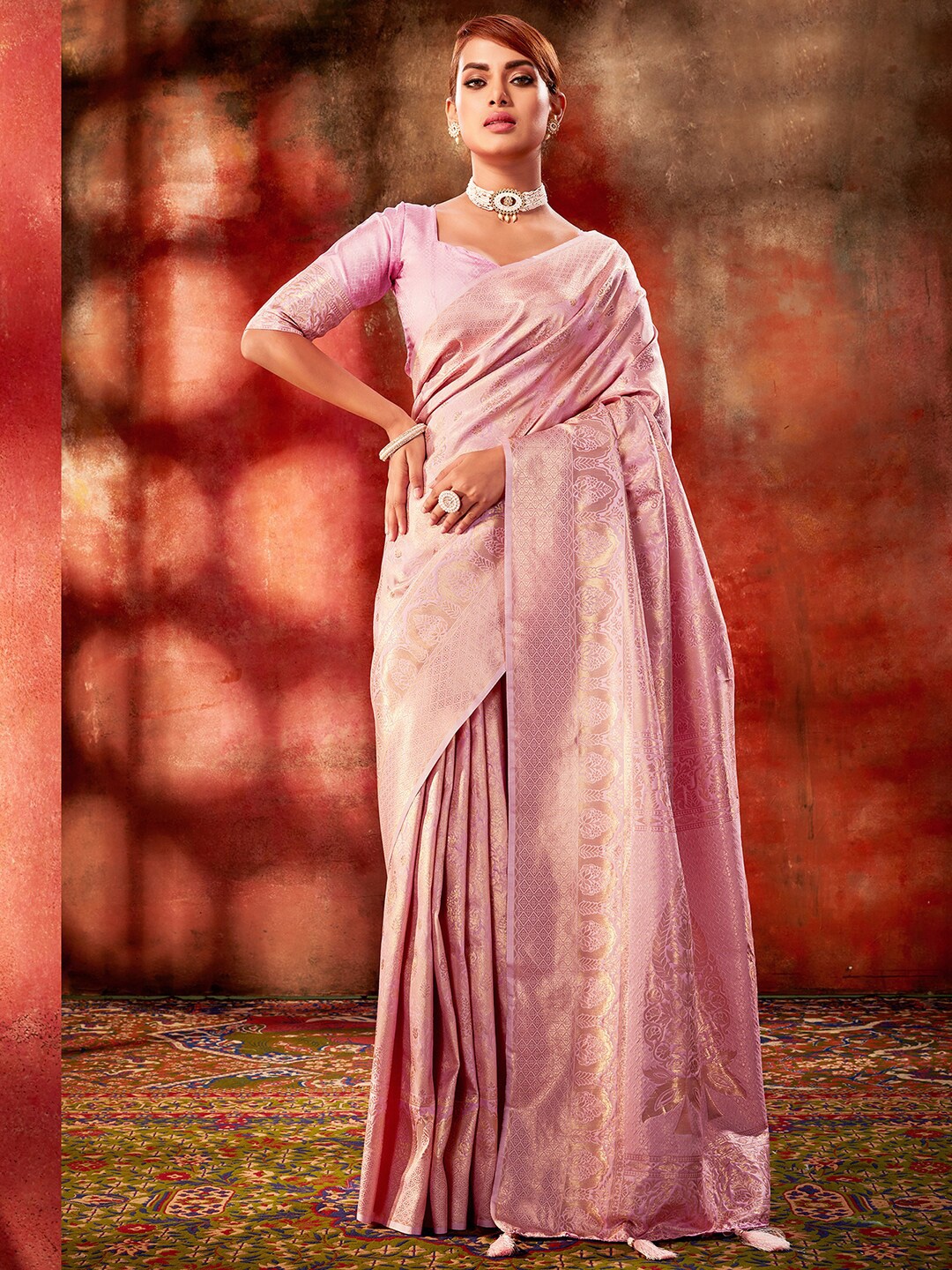 

Satrani Purple & Gold-Toned Floral Woven Design Zari Kanjeevaram Saree, Pink