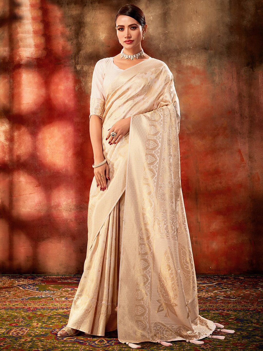 

Satrani Beige & Gold-Toned Floral Woven Design Zari Kanjeevaram Saree